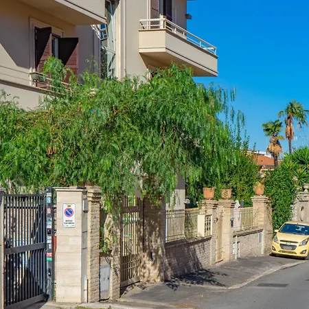 Angela's Vatican רומא