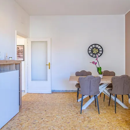 Angela's Vatican רומא